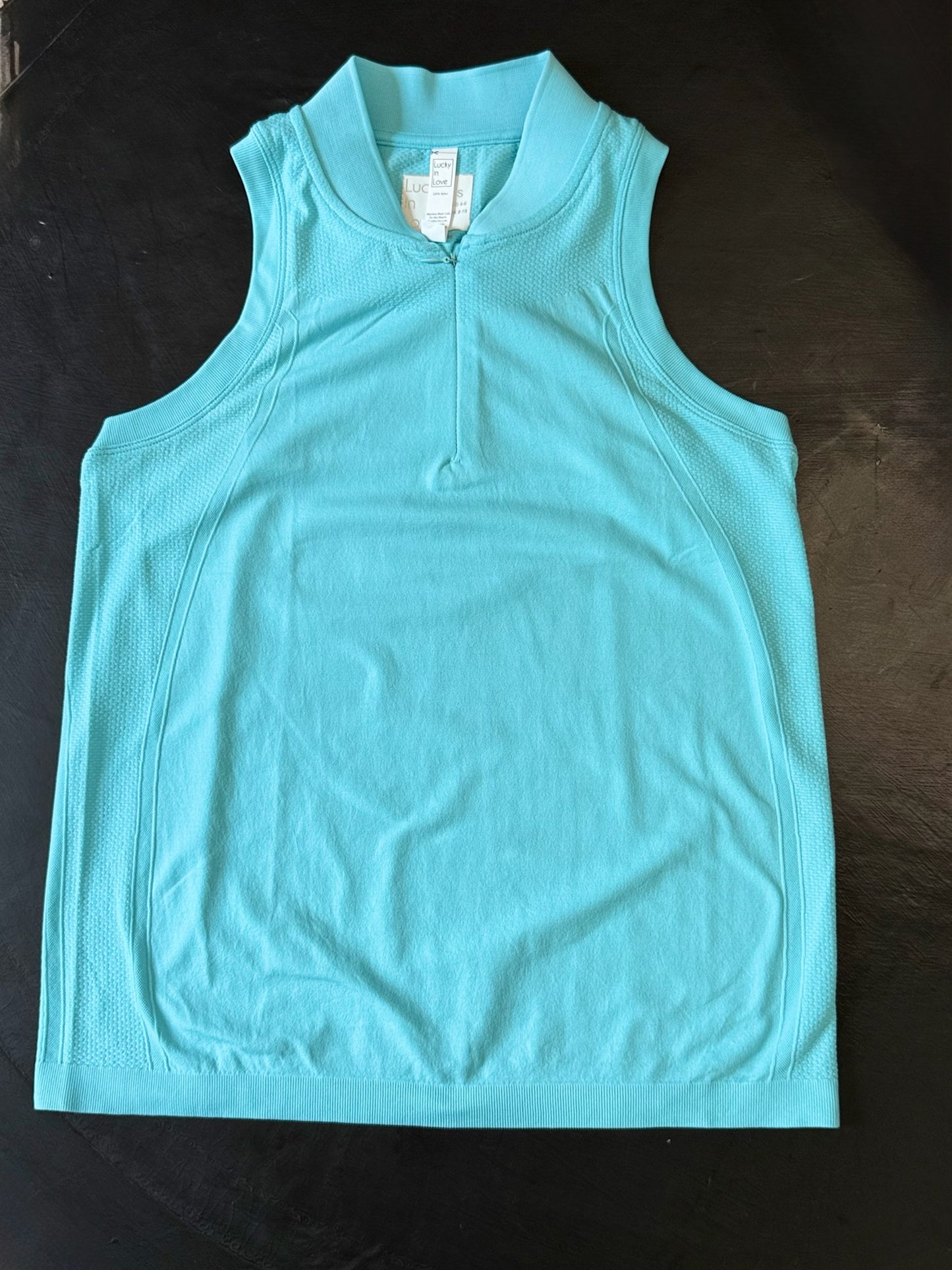 Seamless Textured Sleeveless Polo